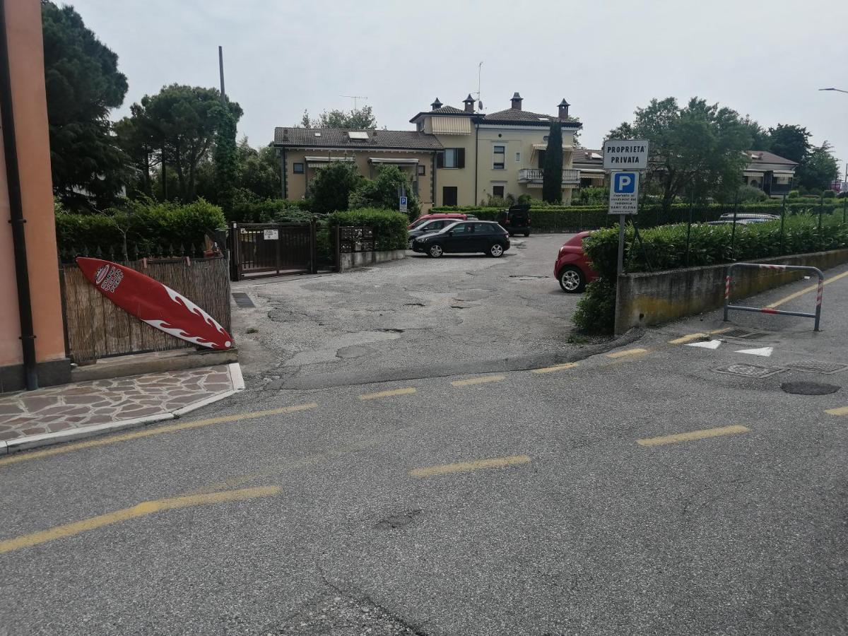 Appartamento A Peschiera Del Garda Con Piscina Exterior photo